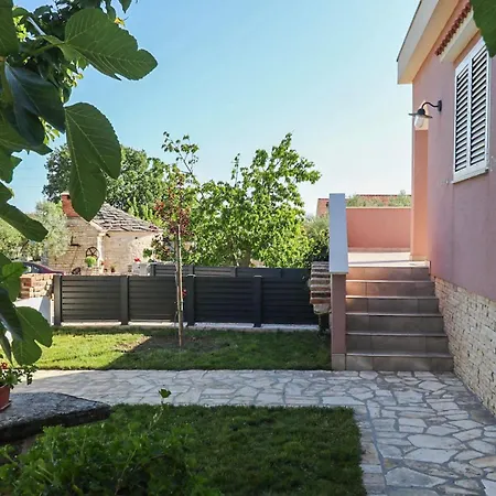 Marija Zadarvillas Vila *