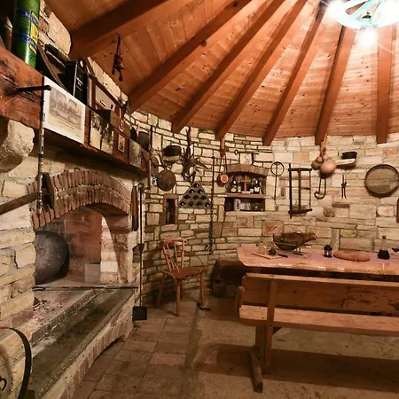 Marija Zadarvillas *