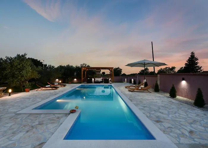 Marija Zadarvillas *