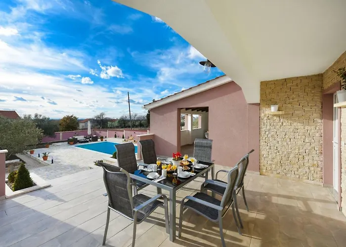 Marija Zadarvillas Policnik