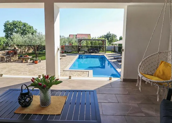 Marija Zadarvillas * Poličnik